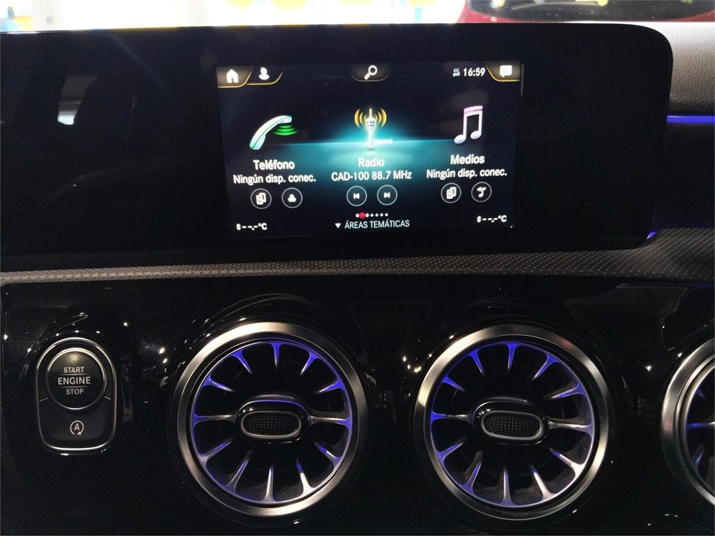 Foto 10 MERCEDES-BENZ Clase A A 200 d AMG Line