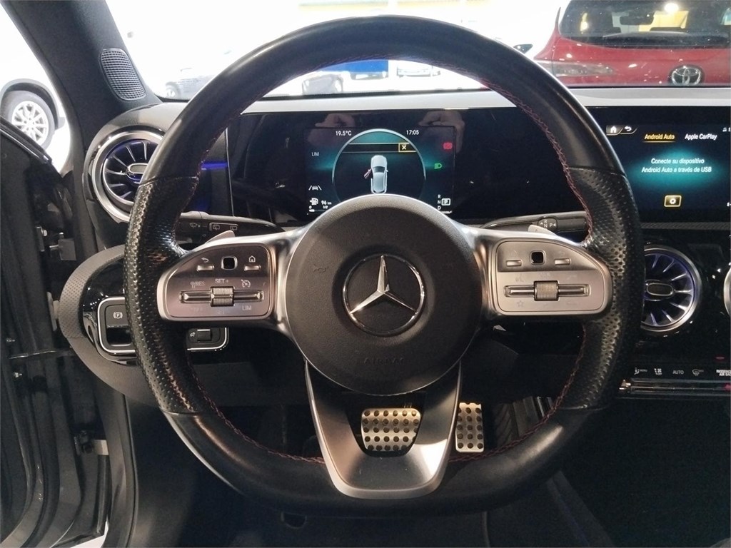 Foto 15 MERCEDES-BENZ Clase A A 200 d AMG Line
