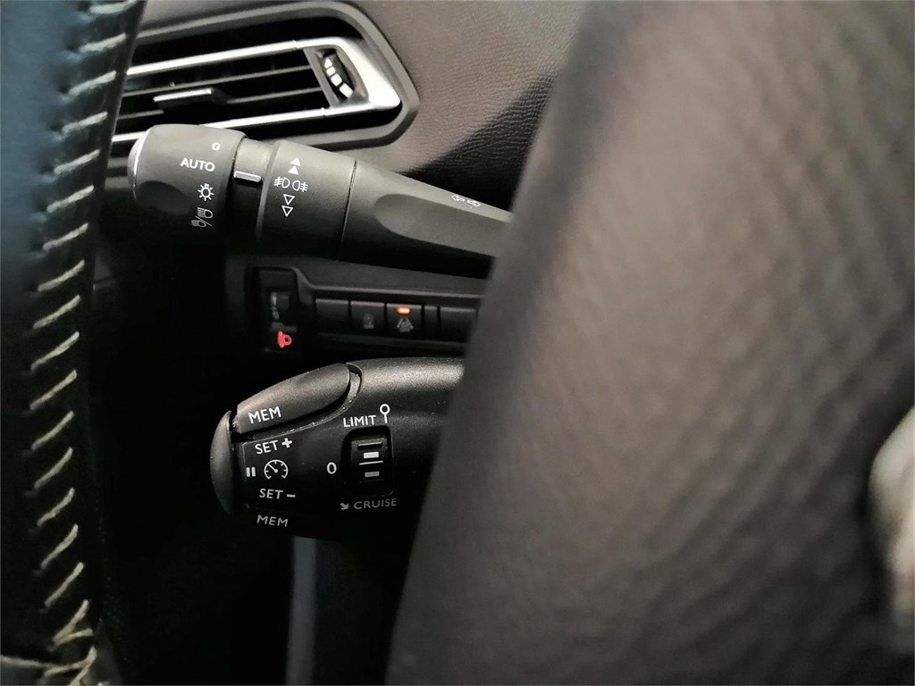Foto 19 PEUGEOT 308 5p Allure 130cv 