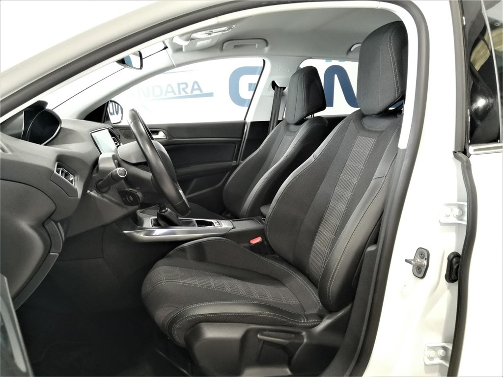 Foto 6 PEUGEOT 308 5p Allure 130cv 