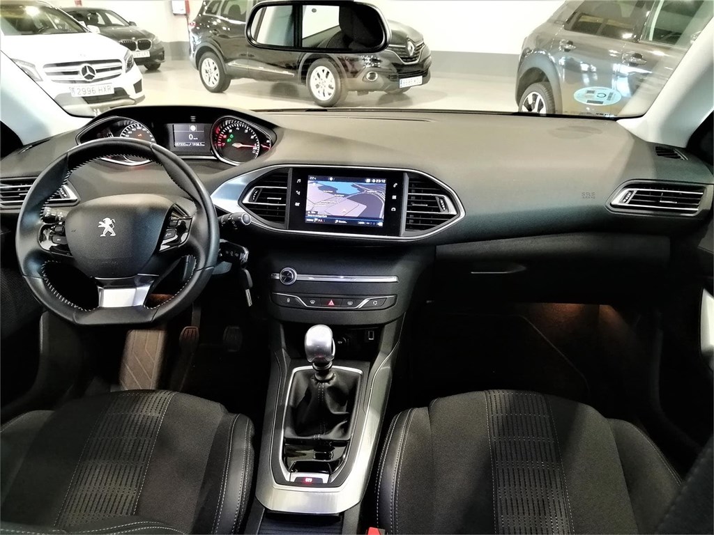 Foto 8 PEUGEOT 308 5p Allure 130cv 