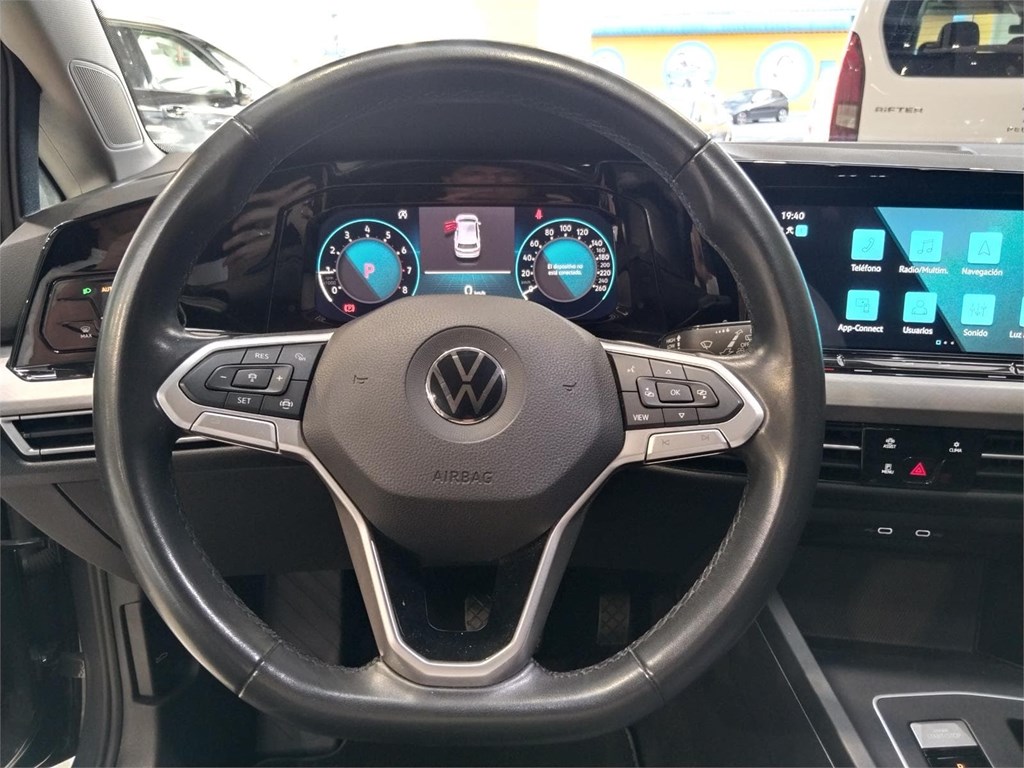 Foto 14 VOLKSWAGEN Golf Life 1.0 eTSI DSG 110cv