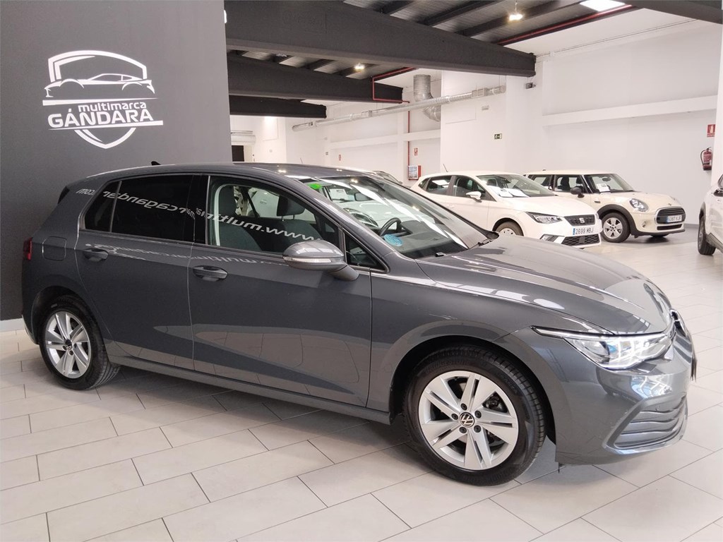 Foto 4 VOLKSWAGEN Golf Life 1.0 eTSI DSG 110cv