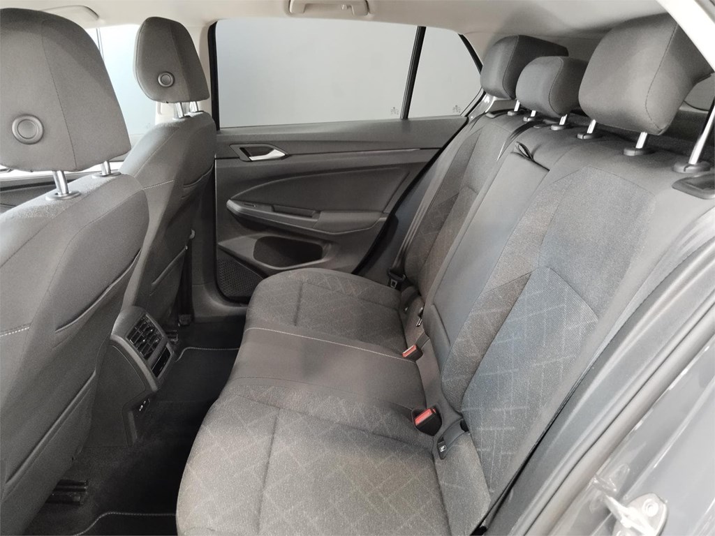 Foto 8 VOLKSWAGEN Golf Life 1.0 eTSI DSG 110cv